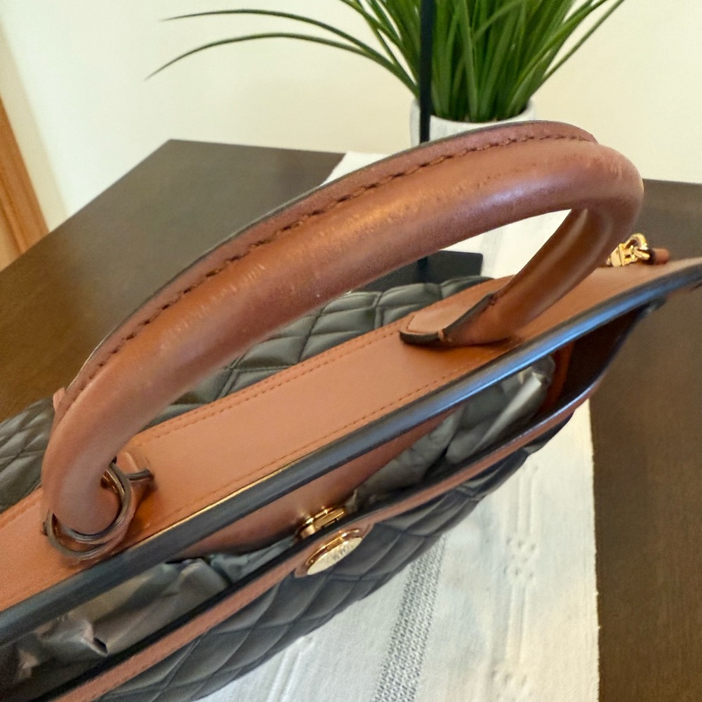 Burberry Quilted Society Handbag - Picture 12 of 12